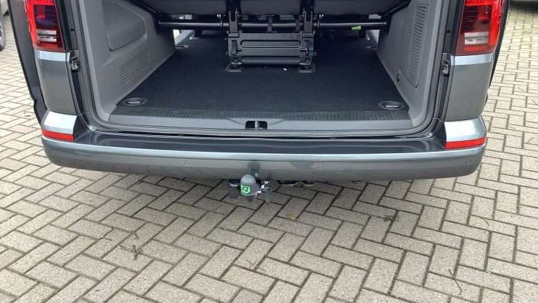 Volkswagen Transporter Shuttle T32 Swb Diesel 2.0 TDI 110PS SE Minibus